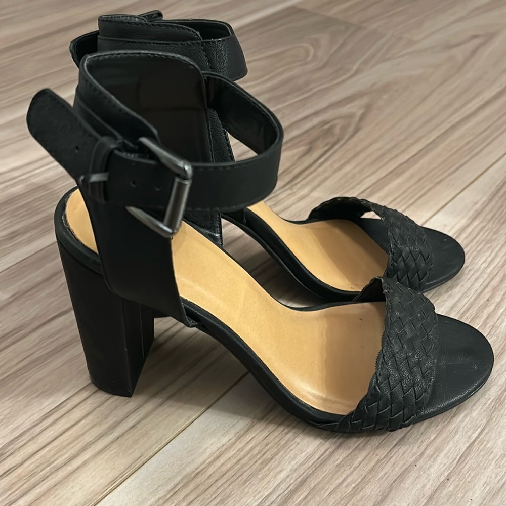 High heel black sandals
